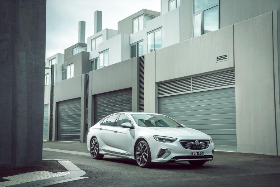  Holden Commodore VXR (ZB) 2018 года  (фото 1 из 42)